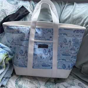 Vineyard Vines Coastal Blue and White Tote